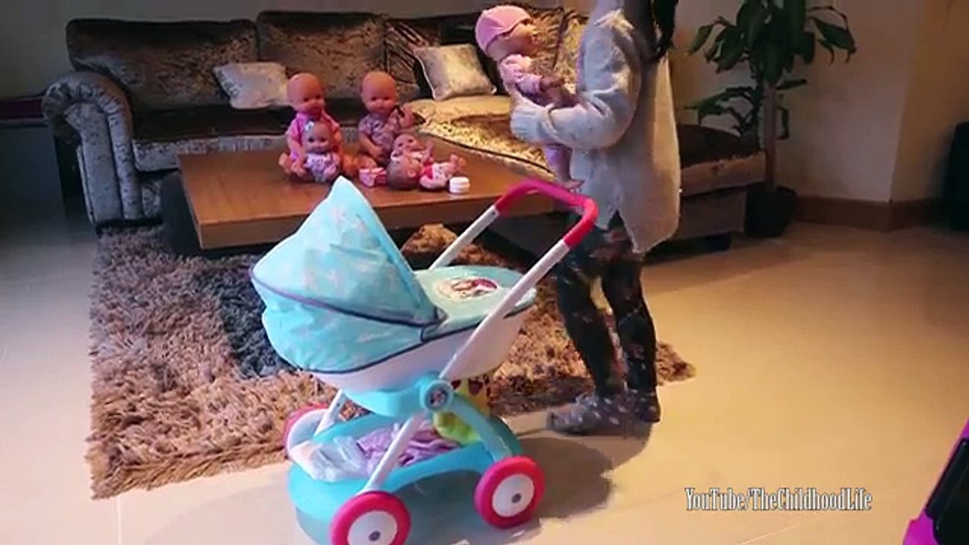 ⁣Disney Frozen Dolls Pram - Baby Annabell Lil Cutesies Little girl and Baby Dolls Playtime