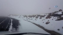 Erzurum'un Yüksek Kesimlerinde Kar Kalınlığı 5 Santimetreyi Buldu