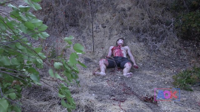 Comment utiliser une fronde... et se la planter dans le cou LOL Parodie