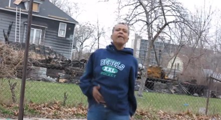 DETROIT WOMAN SPAZZING OUT IN THE STREET