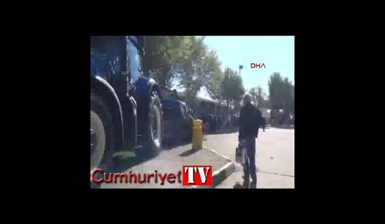 Bursa'daki tarım fuarında 371 bin dolarlık traktöre yoğun ilgi