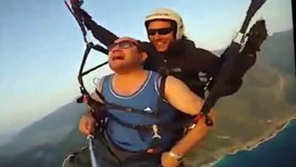 Download Video: Ölüdeniz Yamaç Paraşütü Sayesinde Adrenalin Dolu Tatil