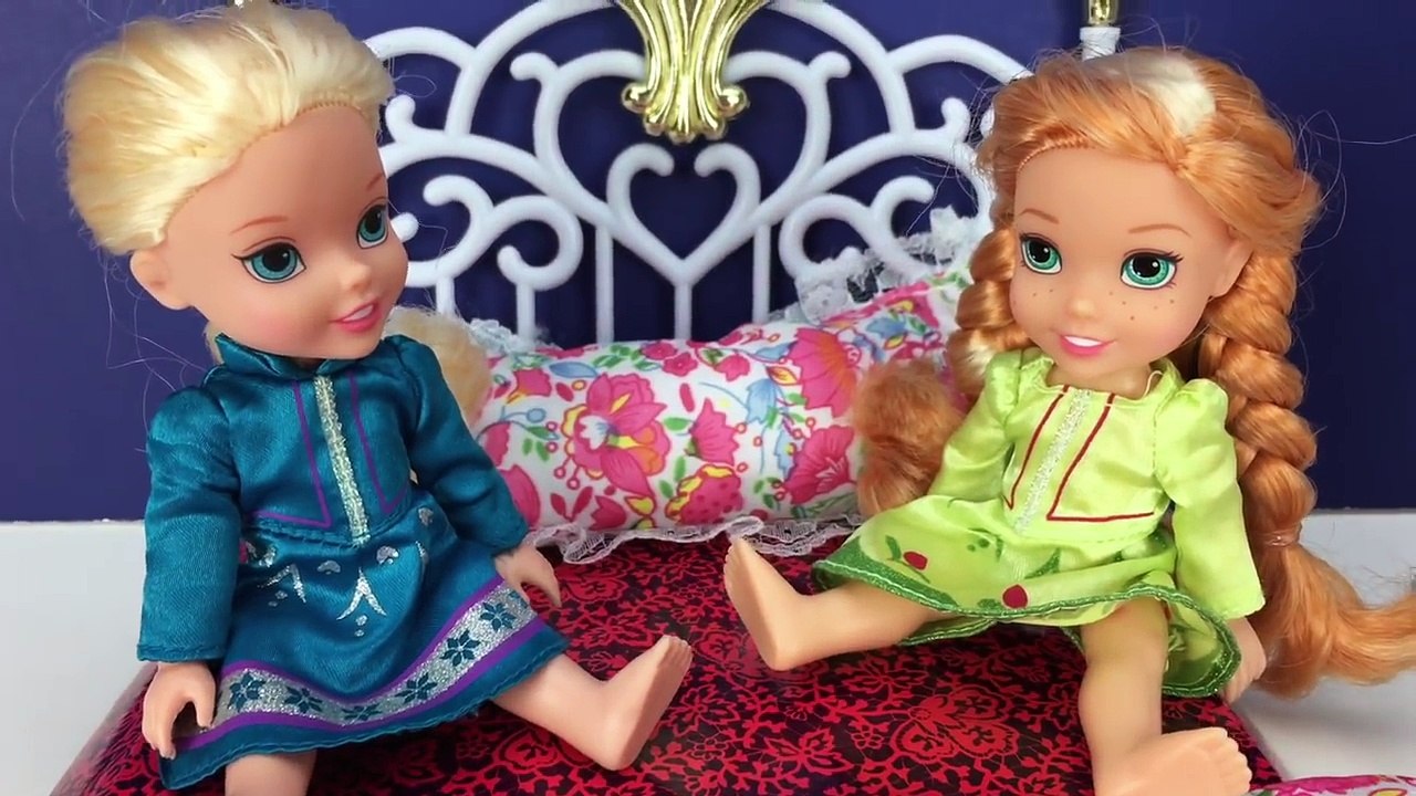Beauty and the Beast Belle Toddler VS Teapot! With Frozen Elsa and Anna Toddlers, Ariel, Chip
