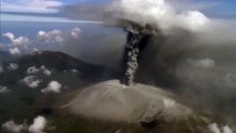 Shinmoedake volcano continues to erupt in Japan