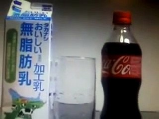 O que acontece se misturar leite com coca cola