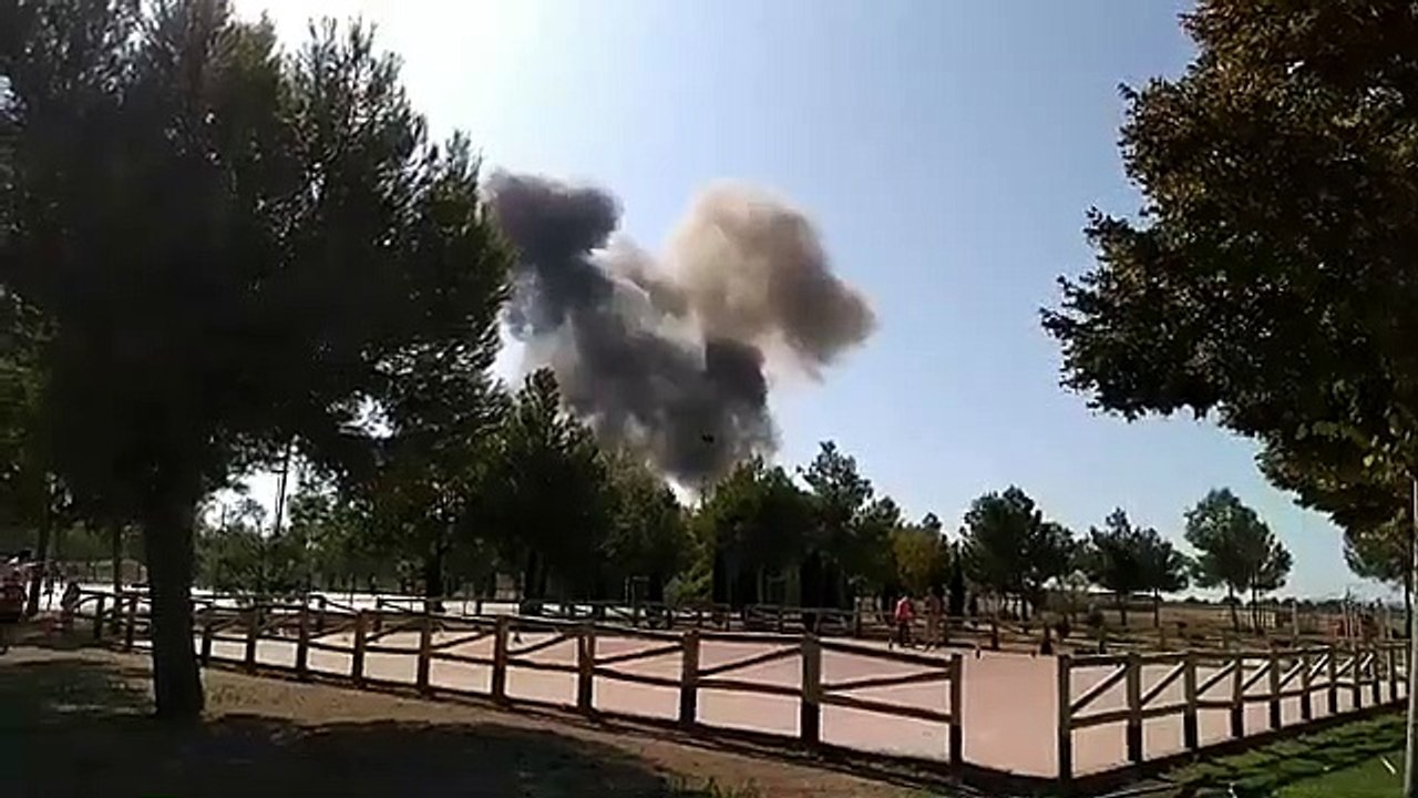 un mort dans le crash d'un avion militaire après le défilé de la fête nationale