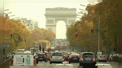 La fin des voitures à essence à Paris en 2030 ?