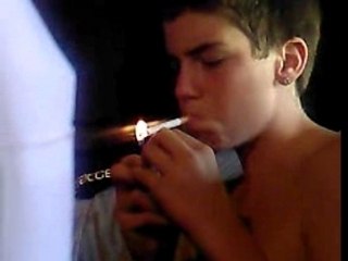 Luc pieger avec la clope!