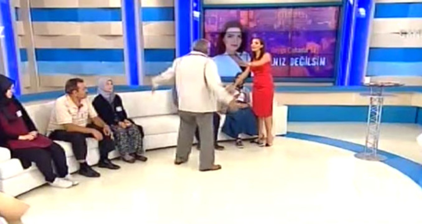 "Oğlumun Katili" Dediği Gelinini Karşısında Gören Acılı Baba, Sinir Krizi Geçirdi