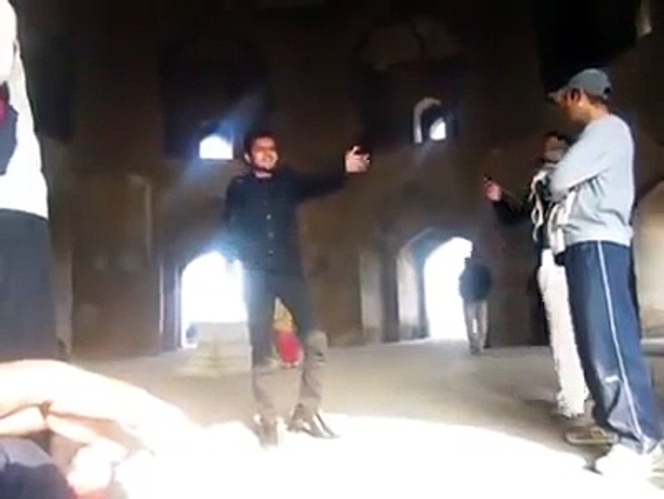 سبحان اللہ    اس لڑکے نے پھر سے جان ڈال دی ان الفاظ میں۔ سنیں اور سنائیں۔