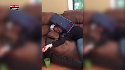 Il teste sa voiture radiocommandée sur sa femme endormie (Vidéo)