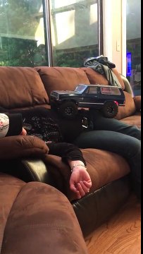 véhicule radiocommandé vraiment tout terrain