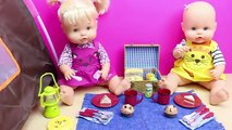 Aventuras de Las Bebés Nenuco Hermanitas Traviesas hacen un picnic y duermen en la tienda de campaña