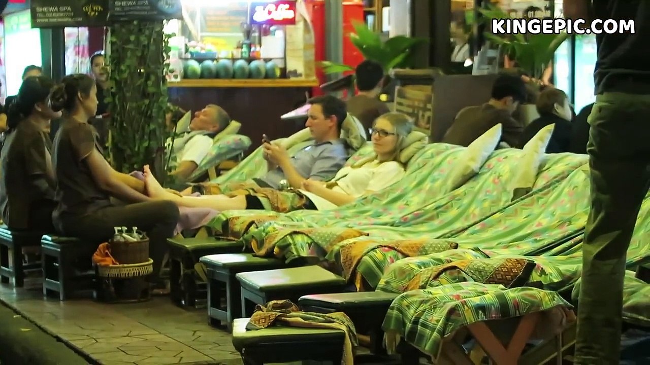 Do Non-Working Thai Girls Approach Foreigners? They Do, But .