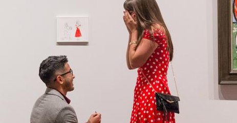 Guy Hangs Special Painting in Gallery to Help Him Propose to His Girlfriend