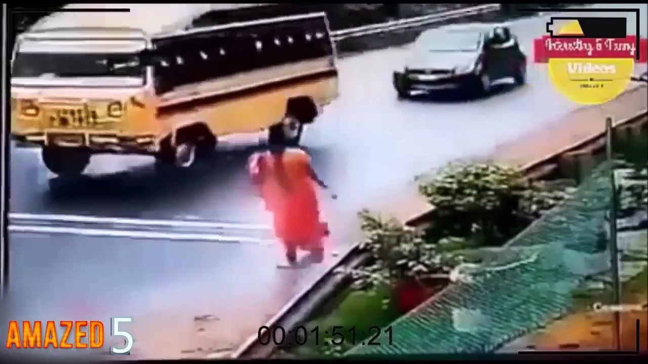 19  Horrific Car Accidents Caught on Camera
