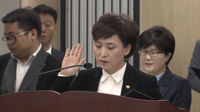 김현미 장관 주택 후분양제, 공공주택에 단계적 도입 / YTN