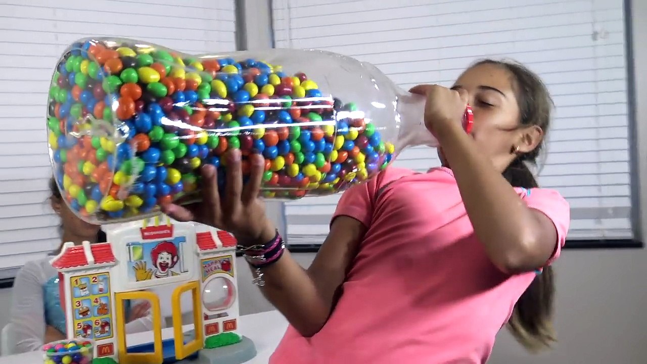 MCDONALDS DRIVE THRU Pretend Play Food Movie Kids Toys Gumballs Joker Sophia Sarah In Real Life