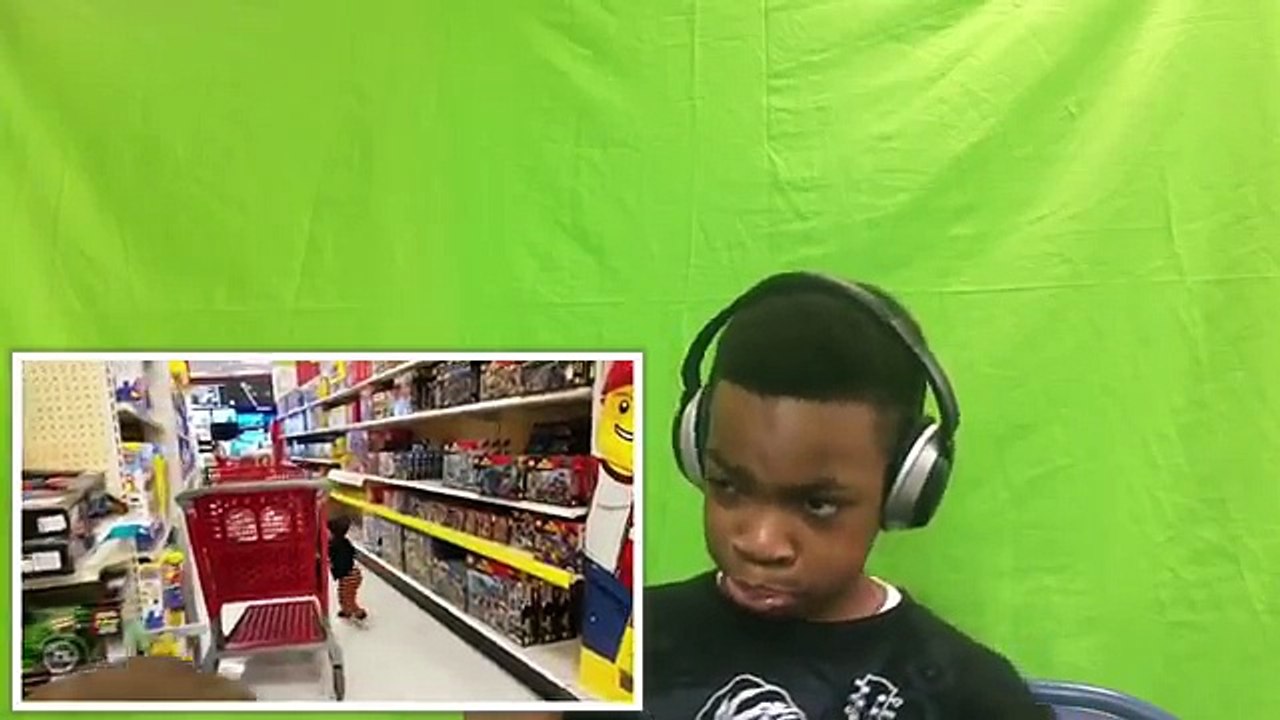 REACTION | BABY SHAWN POOPS IN BATHTUB