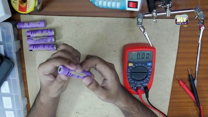 Скачать видео: How to Repair/Fix Lithium ion Rechargeable Batteries 18650 from Old Laptop