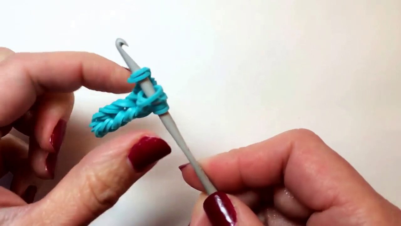 Rainbow Loom Letter N Charm Using Just the Hook