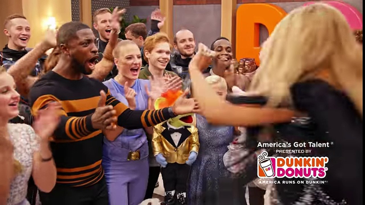 Dunkin’ Lounge, Finale - America's Got Talent 2017 (Extra) -