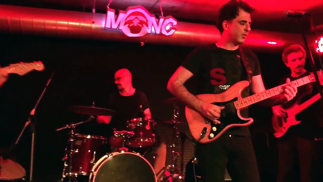 Bertuğ Cemil - Gözyaşı (Suadiye Monc Live)