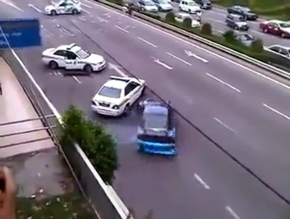 Drift - Police chasing Street Racer on highway. Very Funny. jdm cars imports