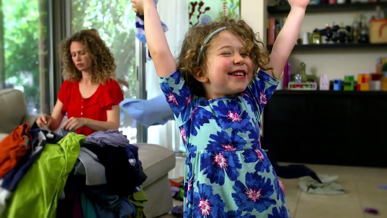 Ce robot est capable de repasser et plier votre linge à votre place...