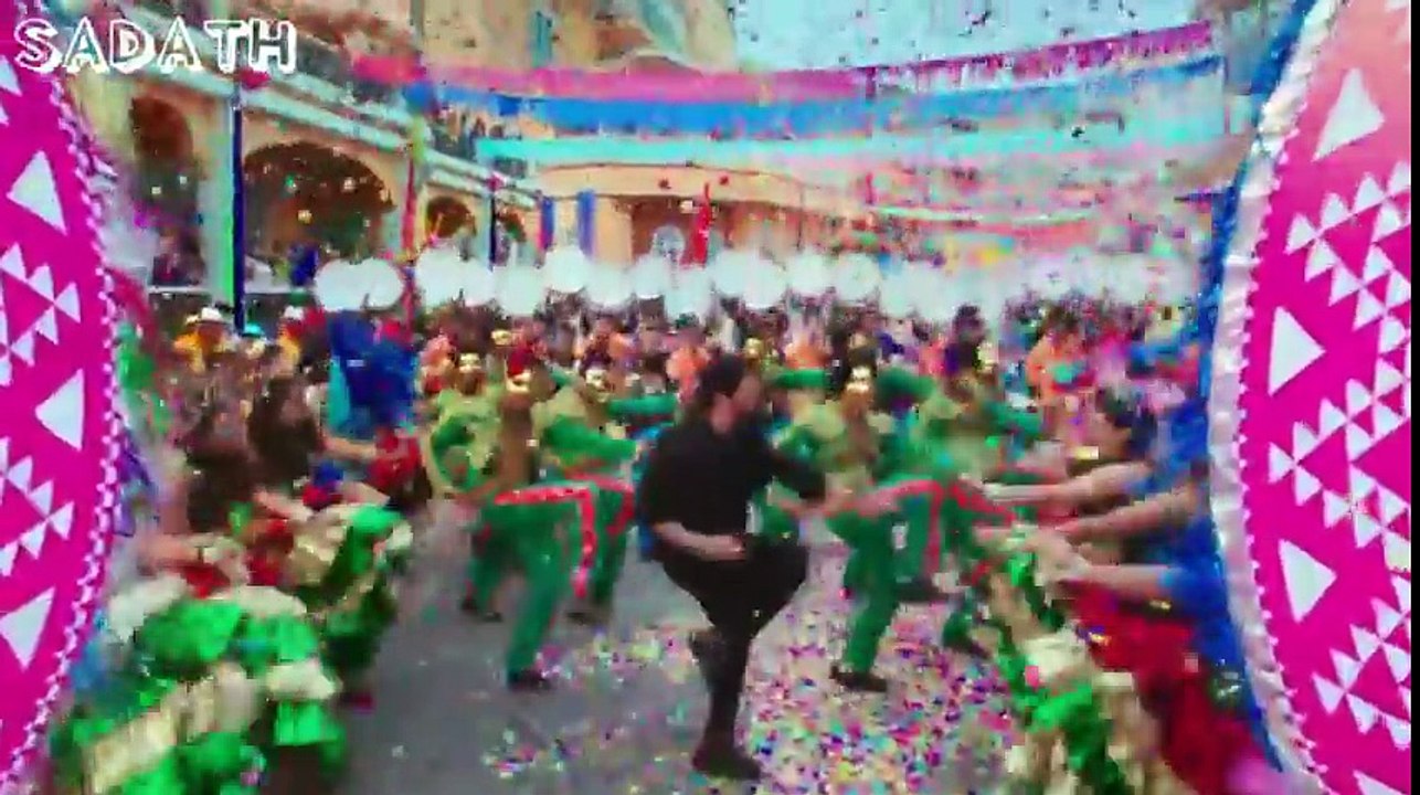 Golmaal Title Track (Full Video) _ Ajay Devgn_ Parineeti _ Arshad _ Tusshar _ Shreyas _ Kunal _ Tabu