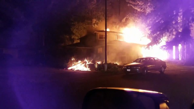 Cet américain filme sa maison détruite par les flammes a Santa Rossa - Californie