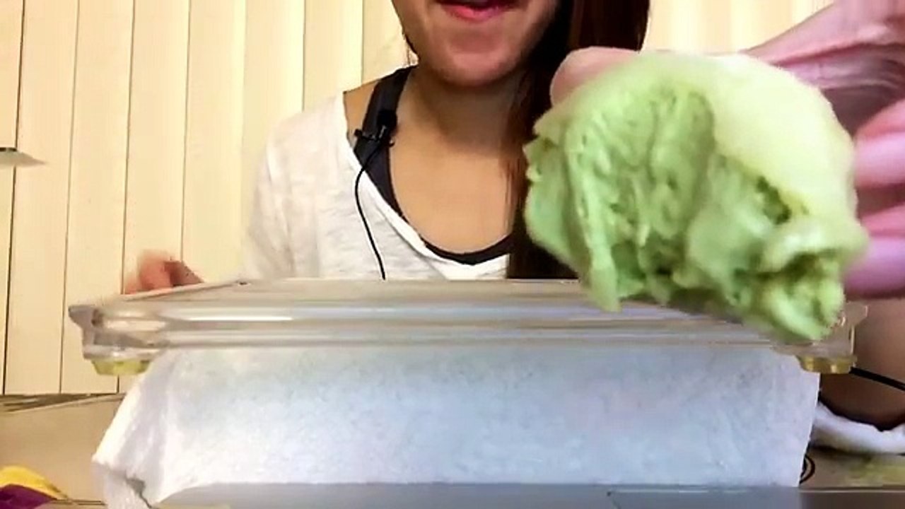 ASMR Eating: Mochi Ice Cream & Pocky