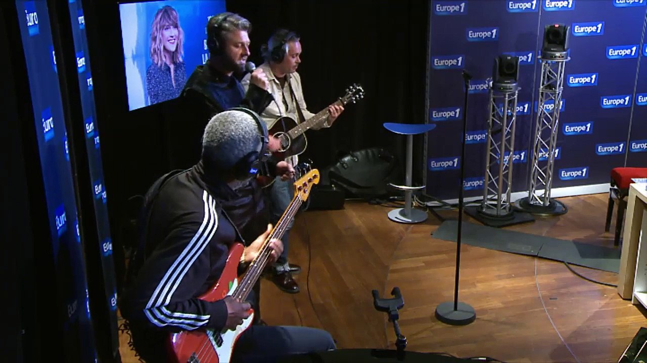 Pierre Lapointe chante "Sais-tu vraiment qui tu es" en live dans "Bonjour la France"