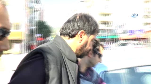 Kendisini Polis ve Savcı Olarak Tanıtan Dolandırıcı Yakalandı