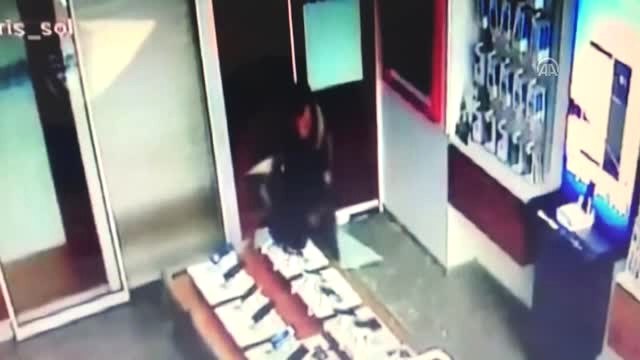 Cep Telefonu Hırsızlığı Güvenlik Kamerasında