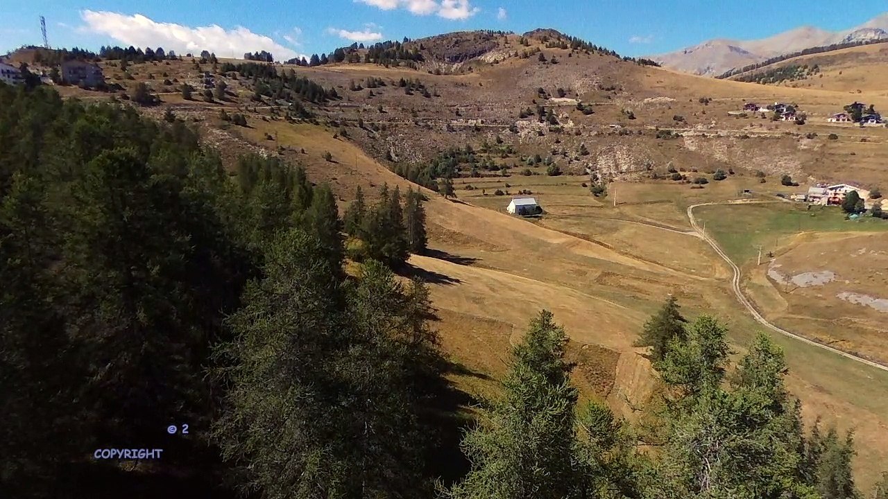 VOL AUTOUR DE L'AIRE DE CAMPING CAR DE VALBERG