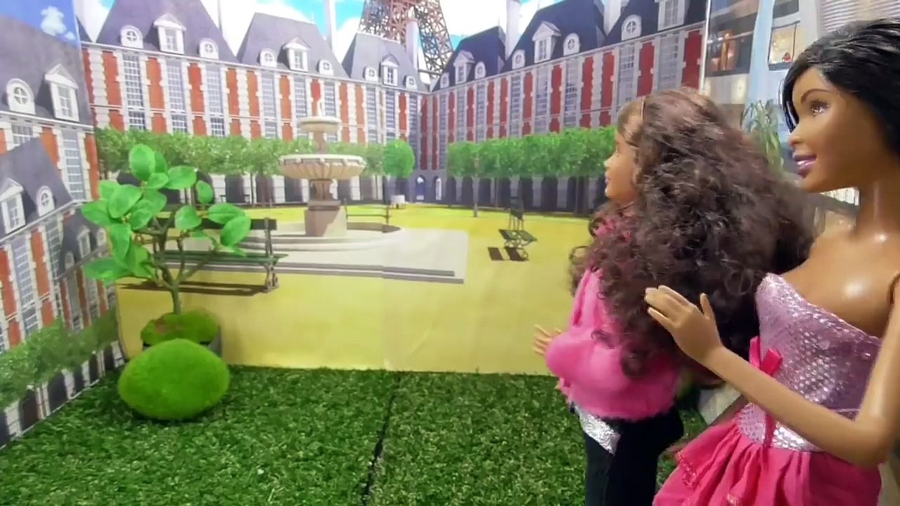 Fiesta de Pedos en el Kinder de Marinette y Adrien | videos y Juguetes de ladybug