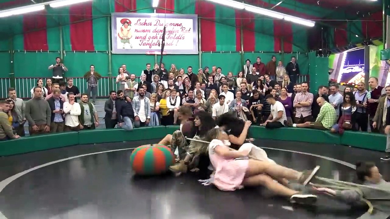 Allemagne : Un jeu formidable nommé "La Roue du Diable" pendant l'Oktoberfest !