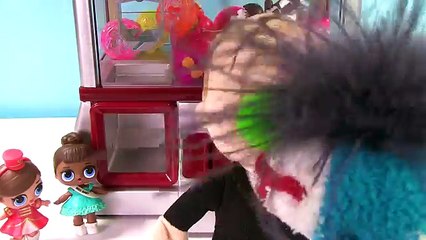 CLAW MACHINE Game with Boss Baby Movie & LOL Surprise Toy Dolls