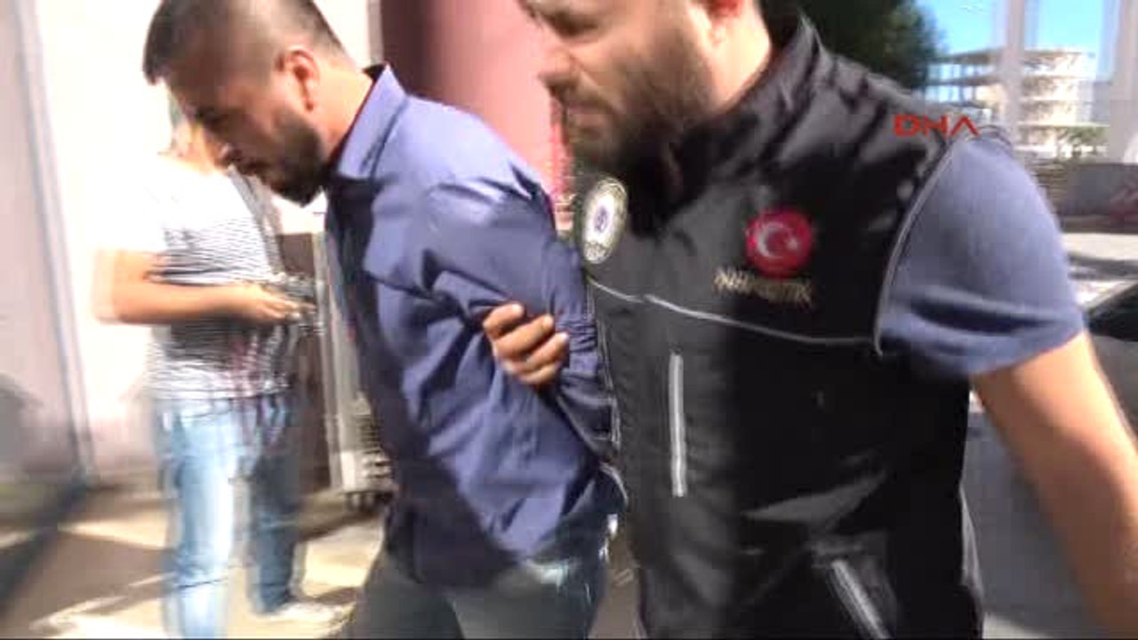 Antalya Anne Baba Gözaltına Alındı, 3 Çocuğu Ekip Aracında Bekledi