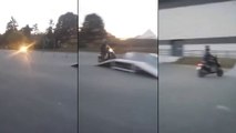 Faire du scooter dans un skatepark