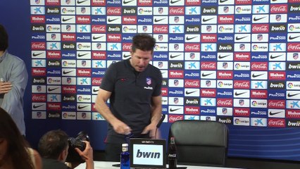 Tải video: Todo listo en el Metropolitano para el Atlético-Barça