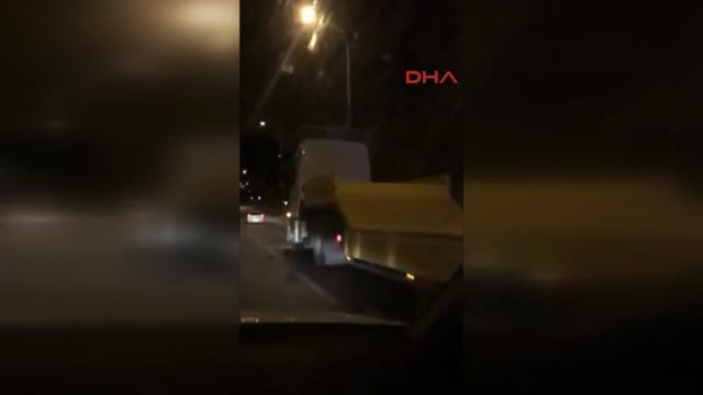 Gaziantep Tır'daki Özel Bölmeden Kaçak Sigara Çıktı