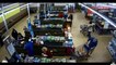 Les clients d'un supermarché défendent une caissière face à un braqueur (Vidéo)