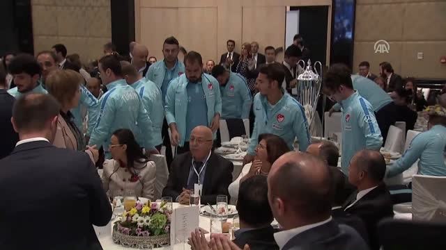 Ampute Futbol Milli Takımı'na 200'er Bin Liralık Ödülleri Takdim Edildi
