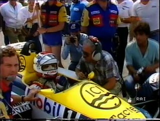 Gran Premio d'Italia 1986: Ezio Zermiani e Nelson Piquet scherzano in griglia