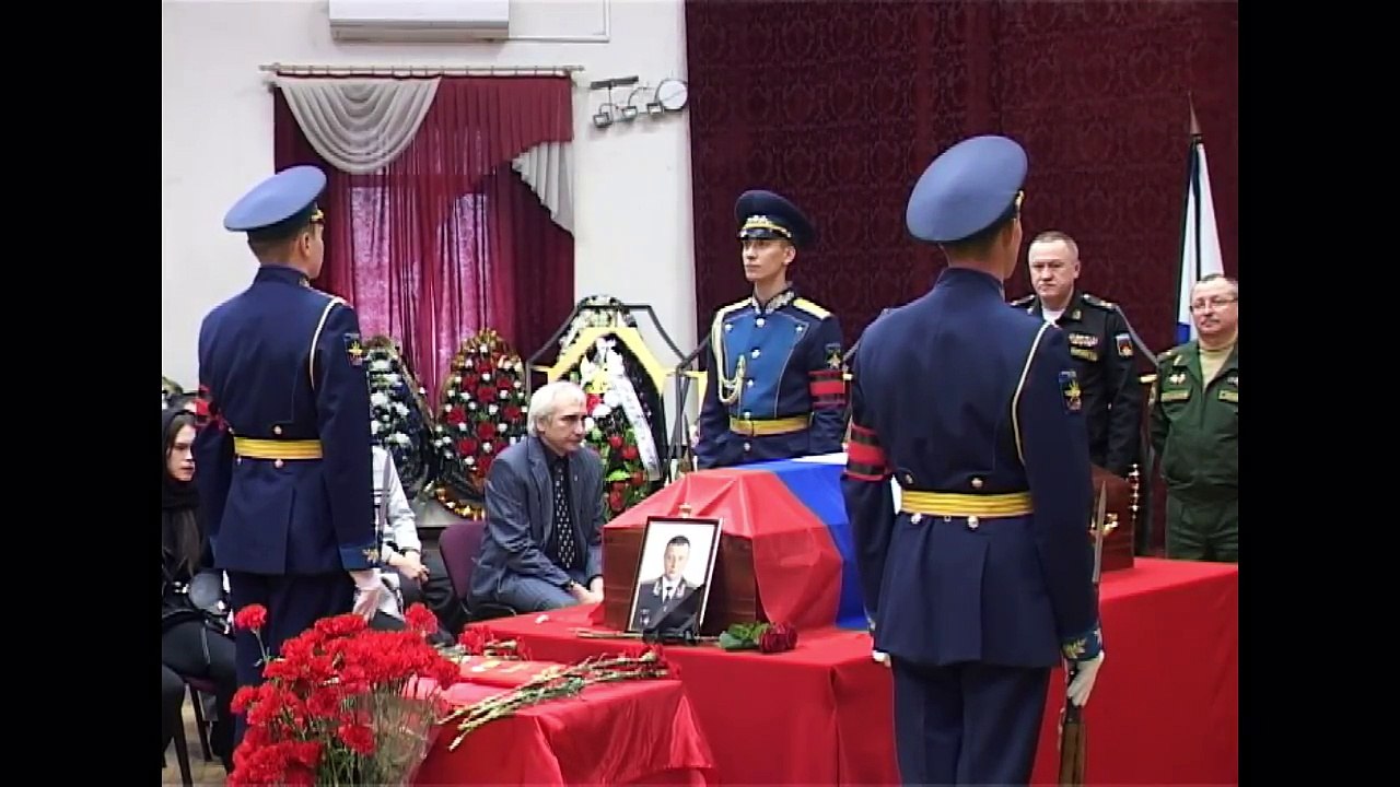 Russia: Funeral held for pilot Yuri Kopylov who died in Syria