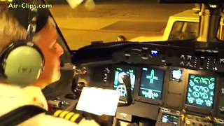 Eurolot Dash 8-400 Cockpit flight Warsaw to Bydgoszcz [AirClips full flight ]