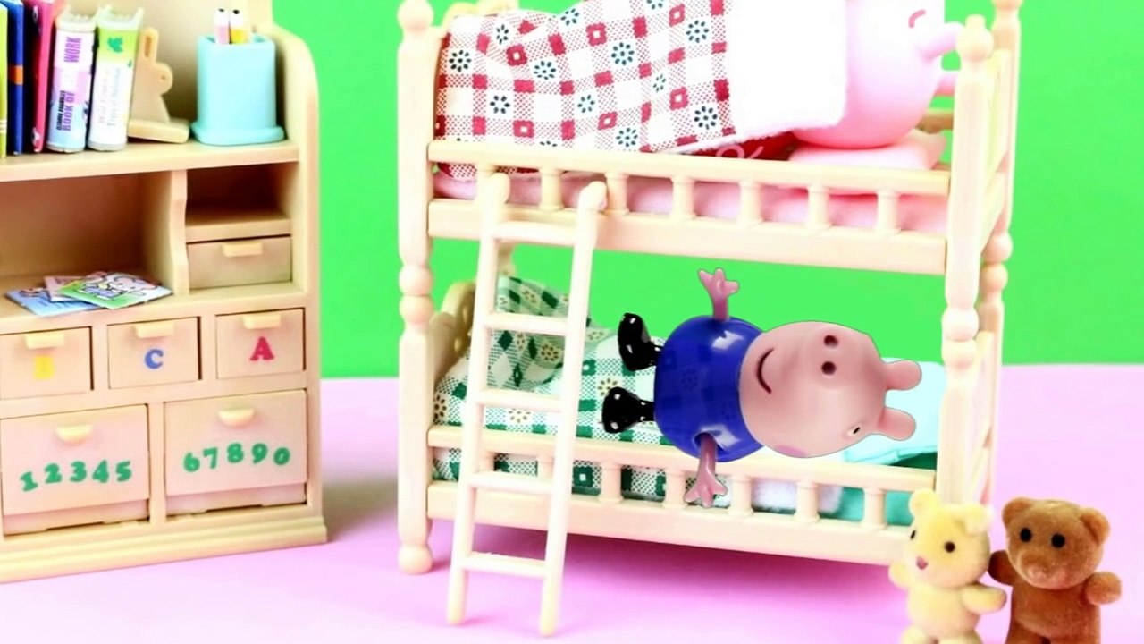 George Pig fica assustado com Hulk Zumbi - Peppa Pig zumbi vários episódios totoykids