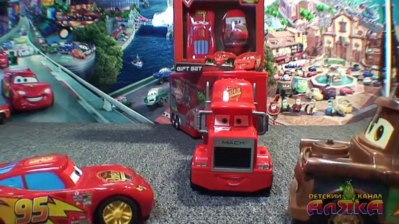 Яйцо с сюрпризом:Молния (McQueen) ,Мак и Mater - Мультфильм из игрушечных машинок Тачки 2 (CARS 2)